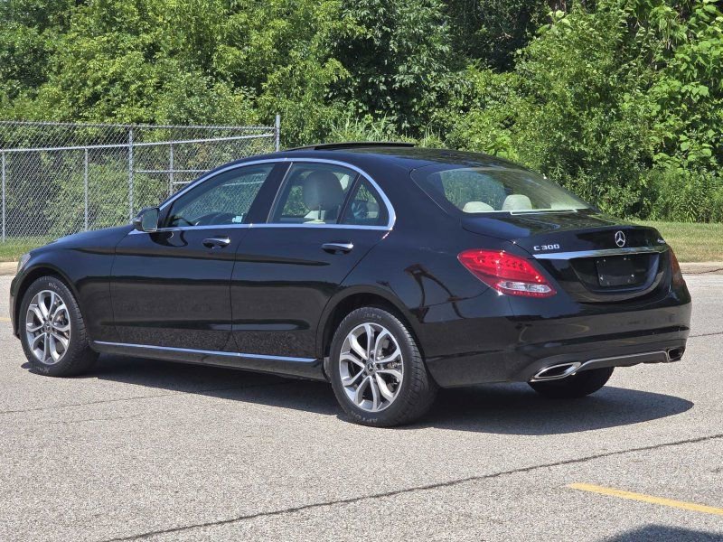 Used 2018 Mercedes-Benz C 300 4MATIC Sedan image 19