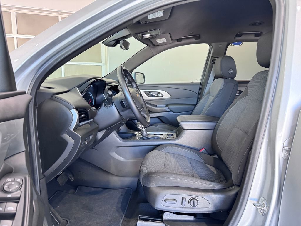 Certified 2022 Chevrolet Traverse LT w/ LPO, Floor Liner Package image 9