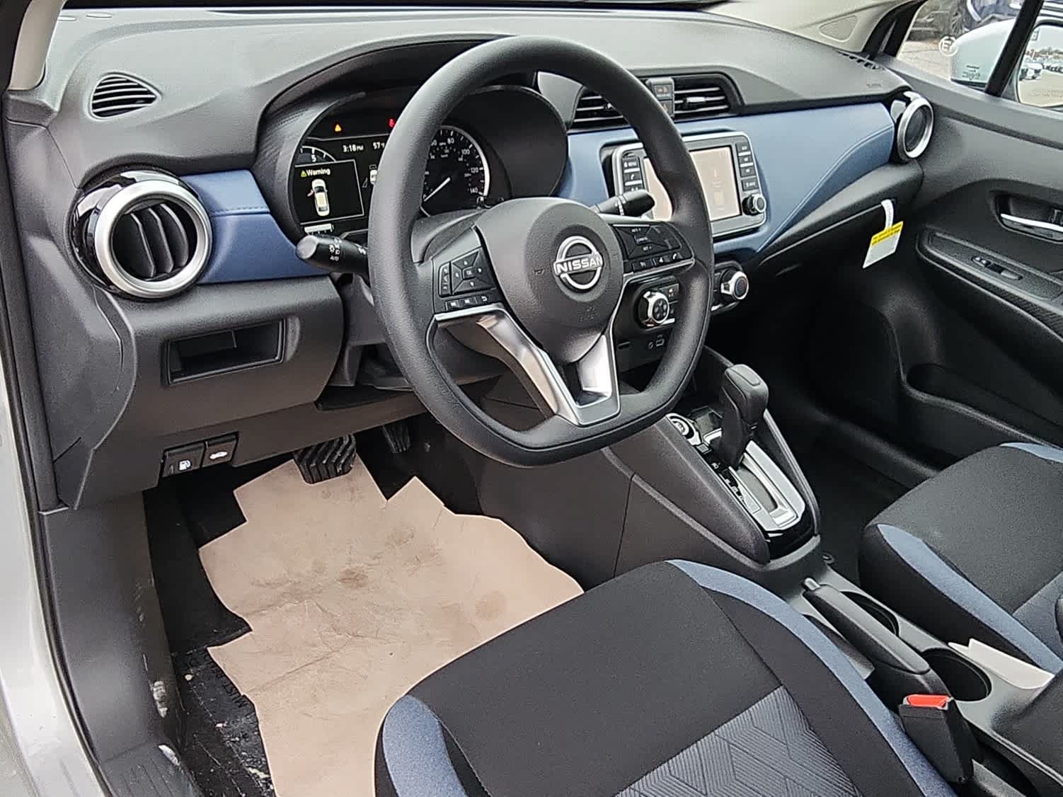 Used 2025 Nissan Versa SV w/ Trunk Package FWD image 10