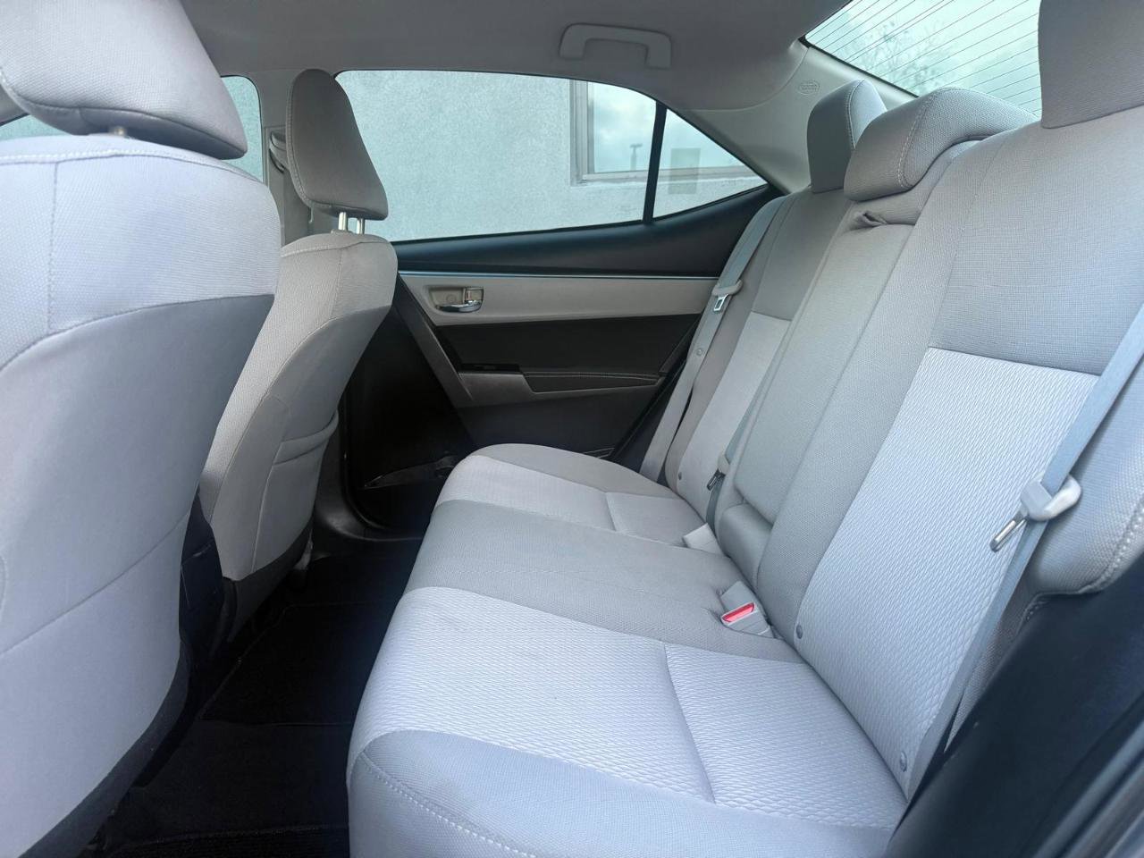 Used 2015 Toyota Corolla LE FWD image 18