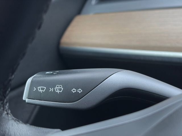 Used 2022 Tesla Model Y Performance image 11