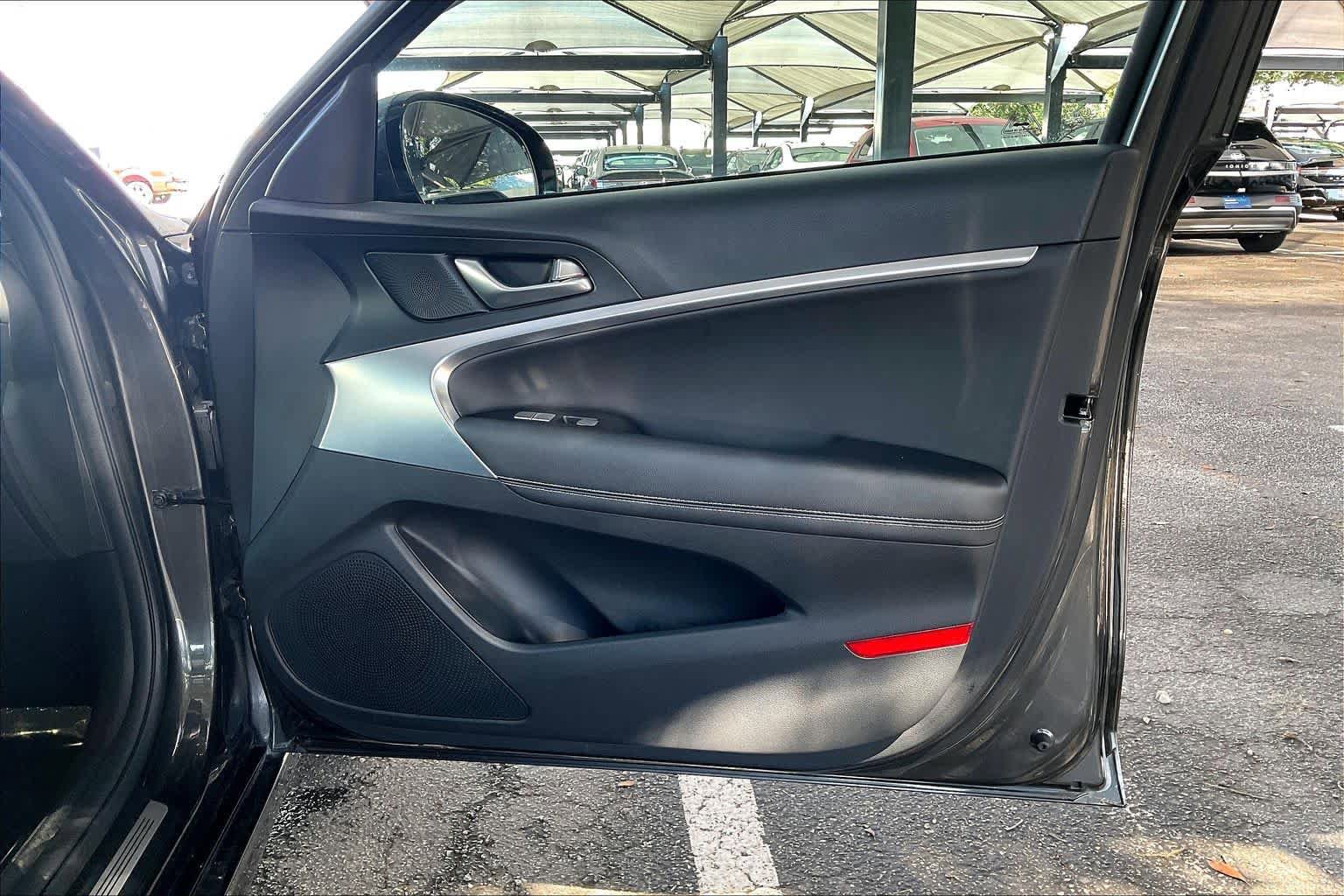 Used 2025 Genesis G70 2.5T RWD image 23