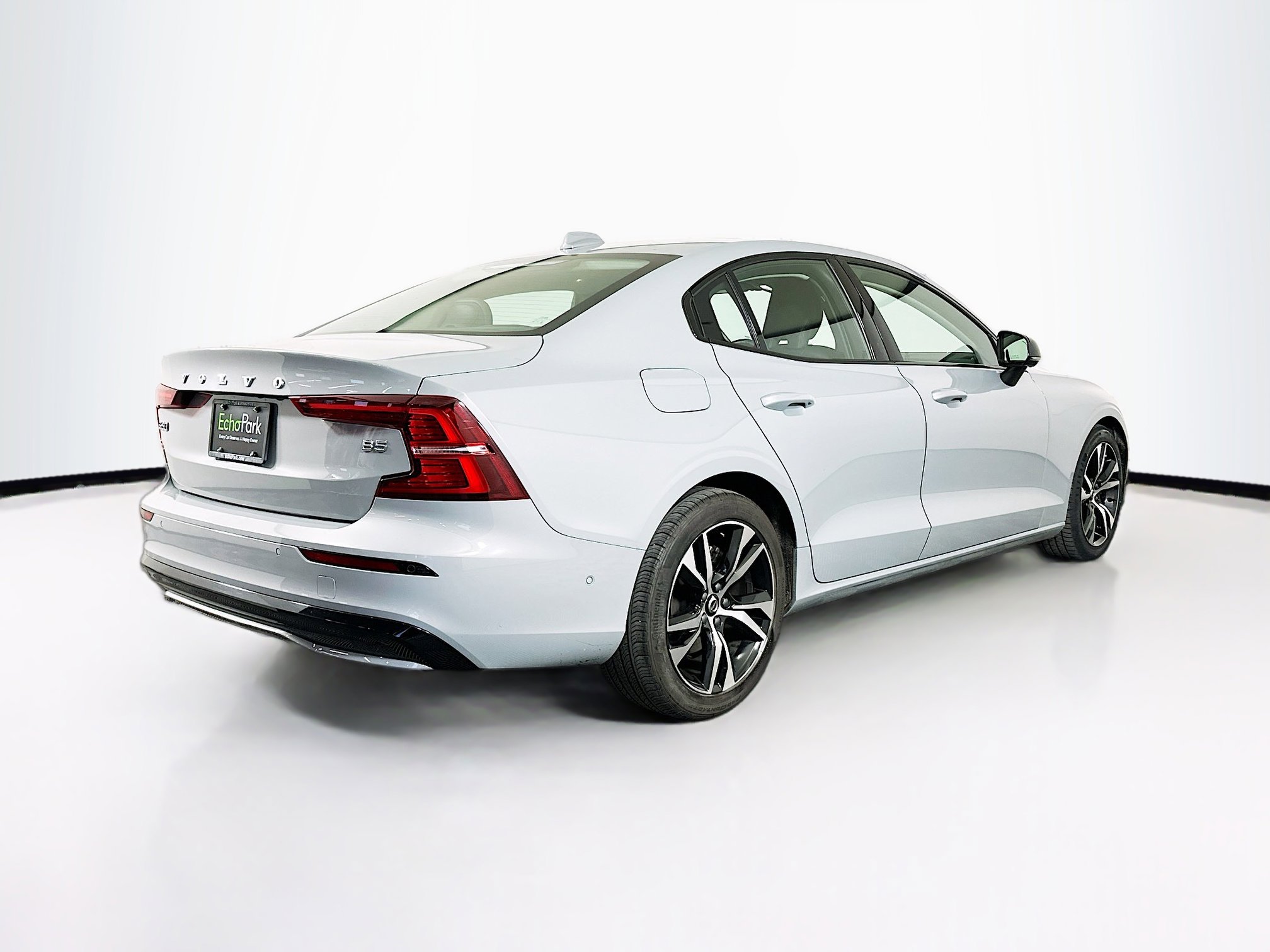 Used 2025 Volvo S60 B5 Plus image 9