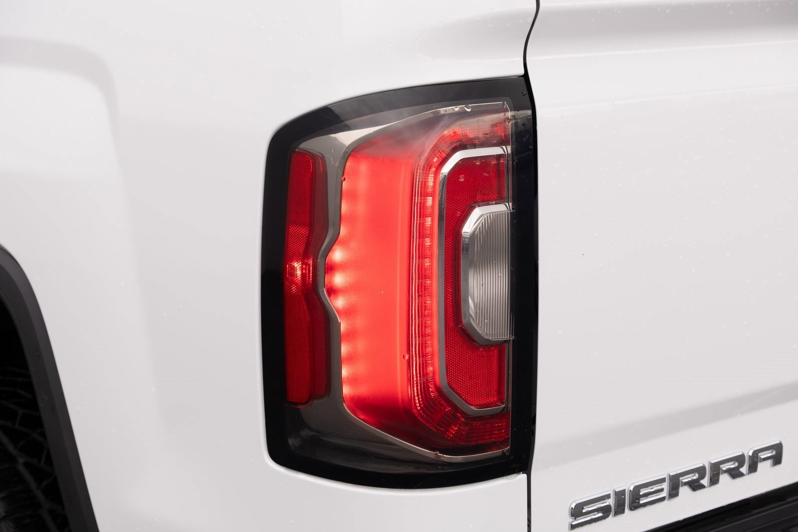 Used 2018 GMC Sierra 1500 SLT image 26