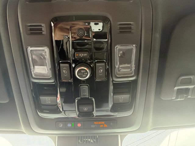 Used 2026 GMC Yukon AT4 Ultimate w/ LPO, Floor Liner Package AWD/4WD image 26