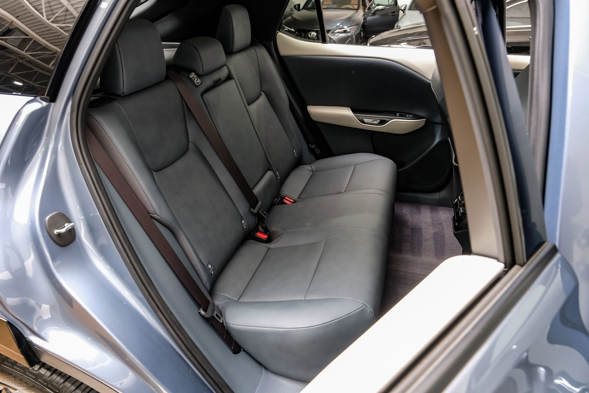 Used 2023 Lexus RZ 450e Premium image 39