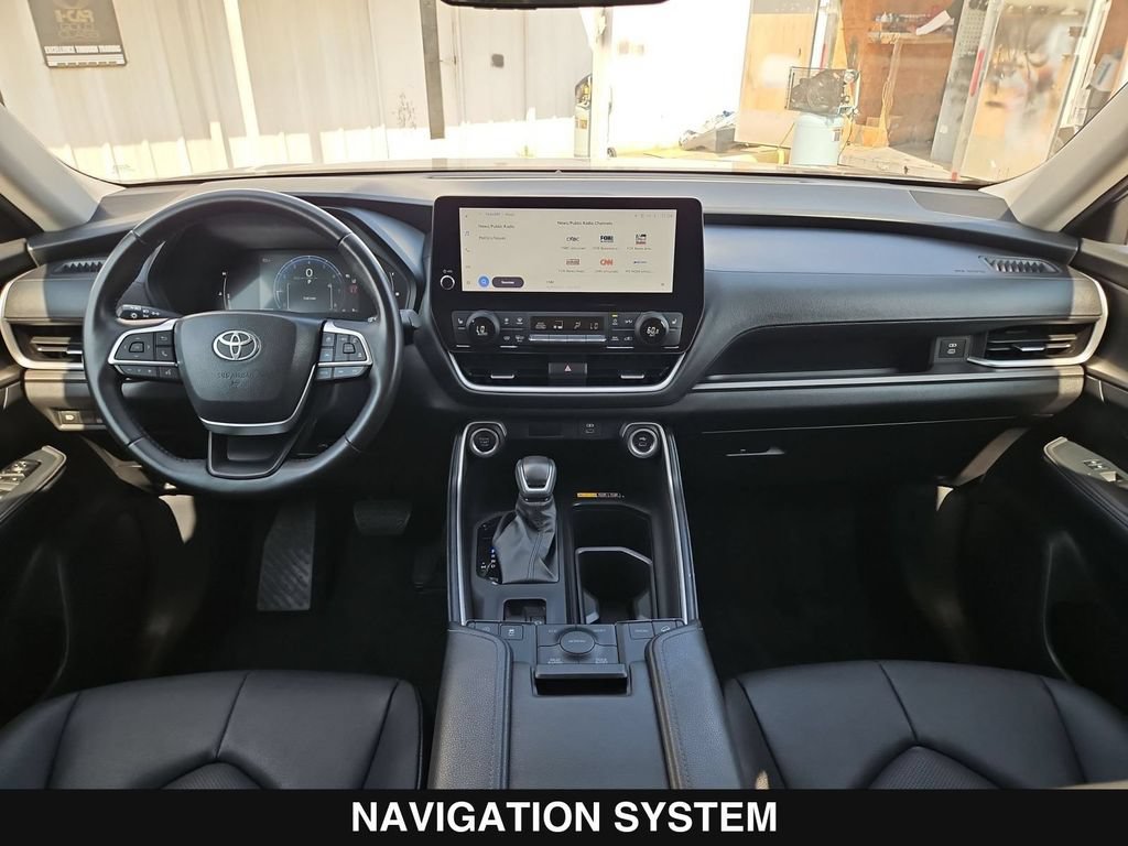 Used 2024 Toyota Grand Highlander AWD image 19