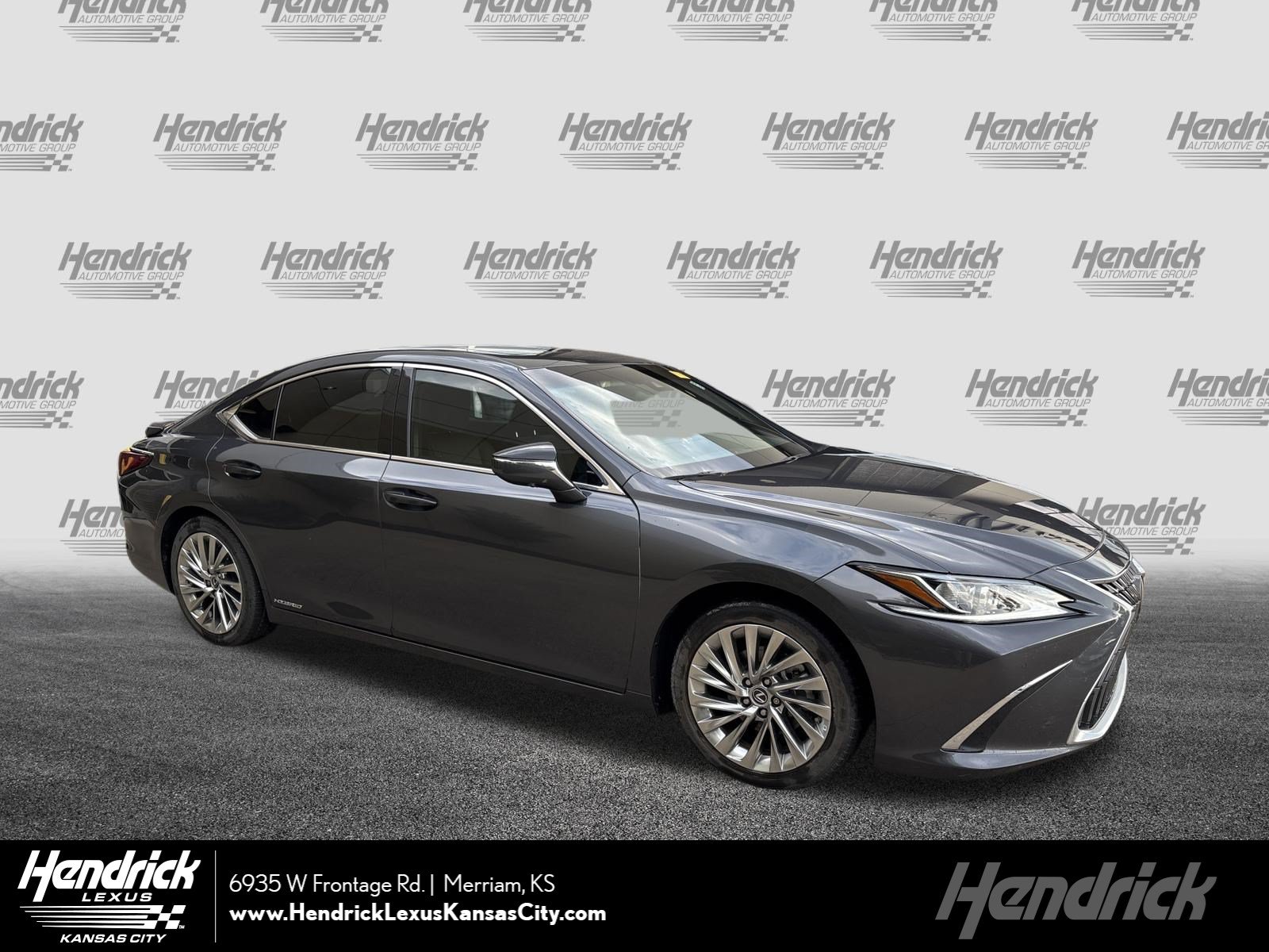Certified 2022 Lexus ES 300h w/ Accessory Package 2 FWD image 1