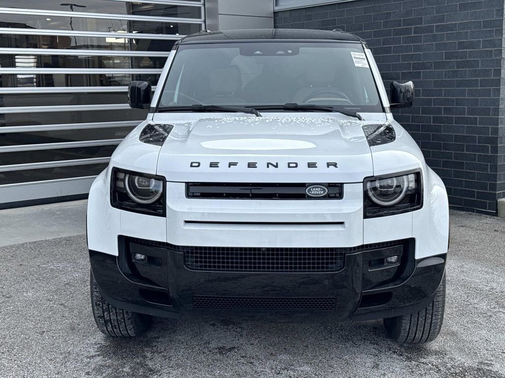 New 2026 Land Rover Defender 110 X-Dynamic SE image 2
