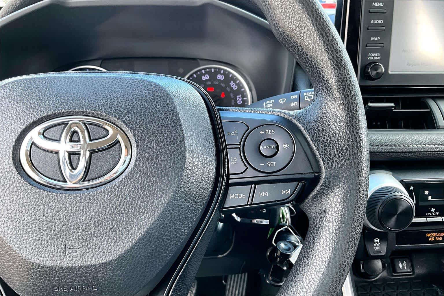 Used 2019 Toyota RAV4 LE w/ Carpet Mat Package FWD image 25