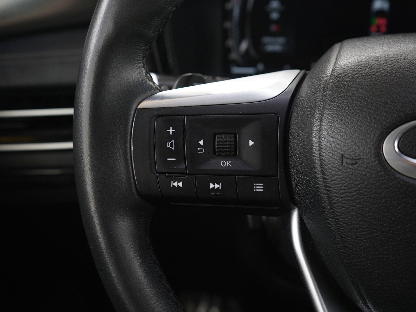 Used 2023 INFINITI QX60 Luxe image 27