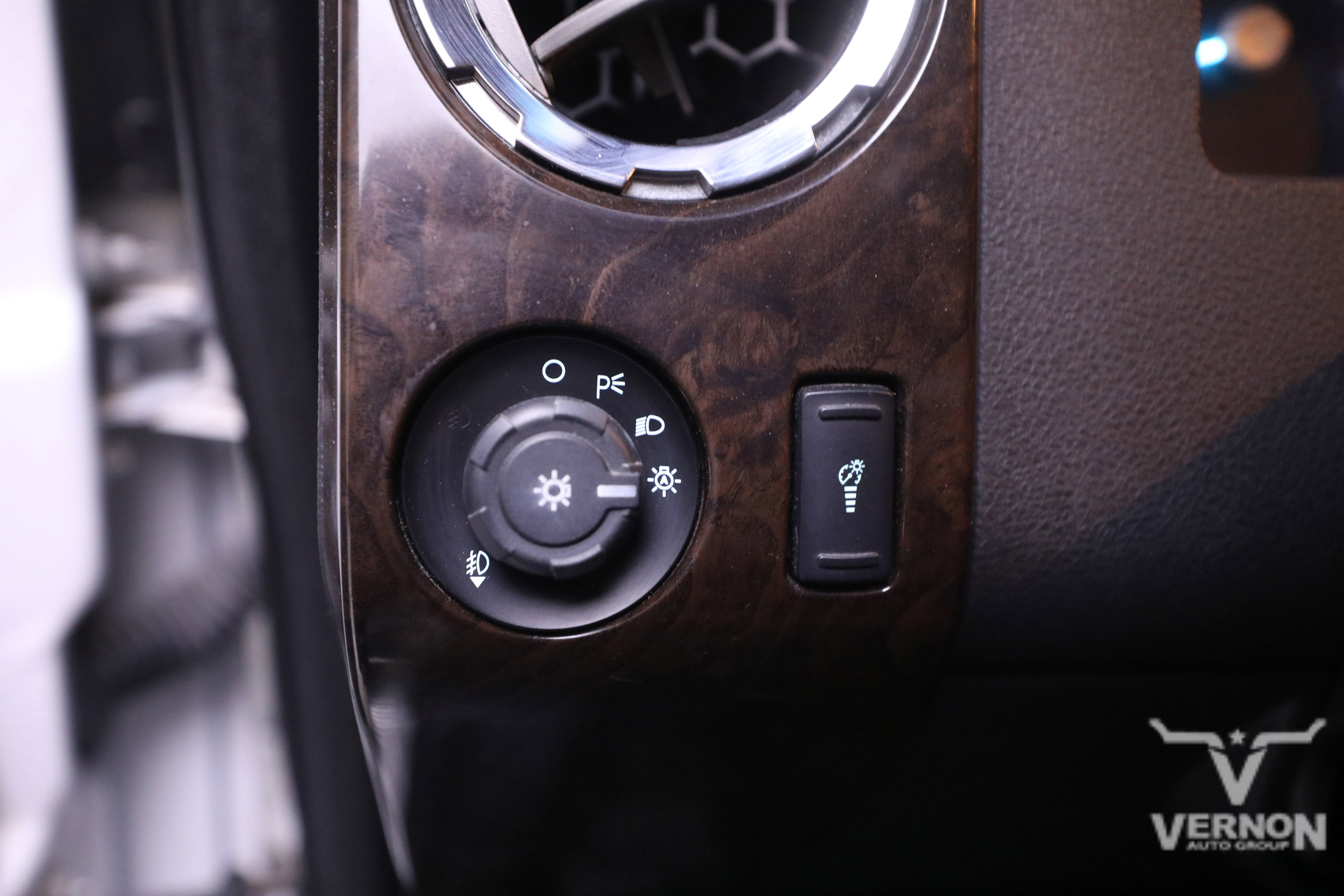 Used 2014 Ford F250 Platinum w/ FX4 Off-Road Package image 17