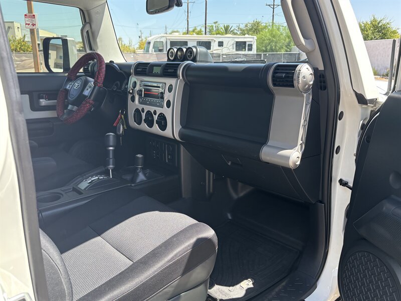 Used 2014 Toyota FJ Cruiser 4WD w/ Upgrade Package image 38