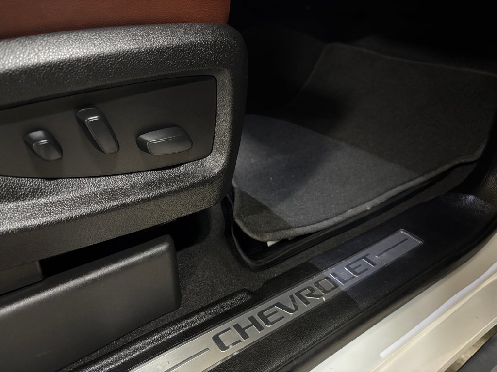 Used 2019 Chevrolet Tahoe Premier w/ Premier Plus Edition AWD/4WD image 54