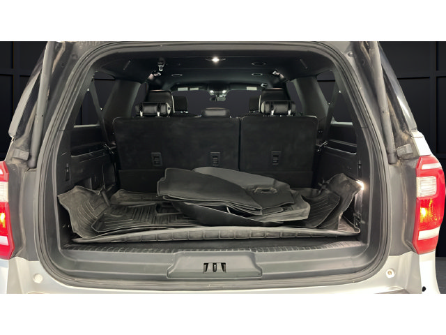 Used 2018 Ford Expedition Max XLT w/ Equipment Group 202A AWD/4WD image 27