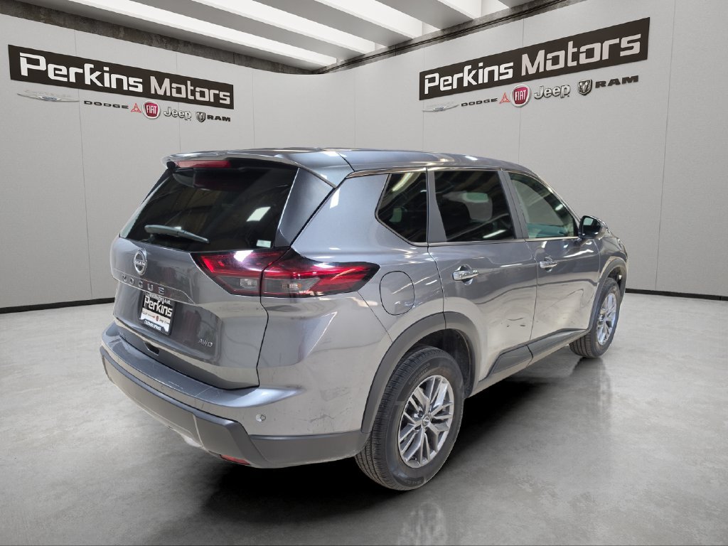 Used 2026 Nissan Rogue SV AWD/4WD image 5