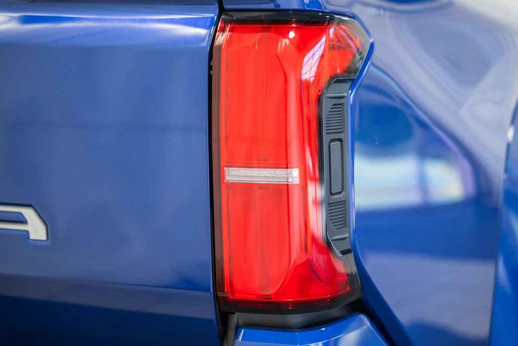 Certified 2025 Toyota Tacoma Limited AWD/4WD image 6