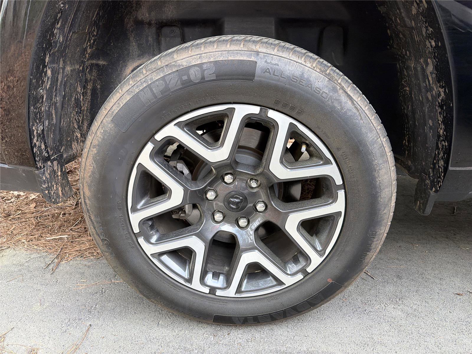 Used 2025 RAM 1500 Laramie image 15