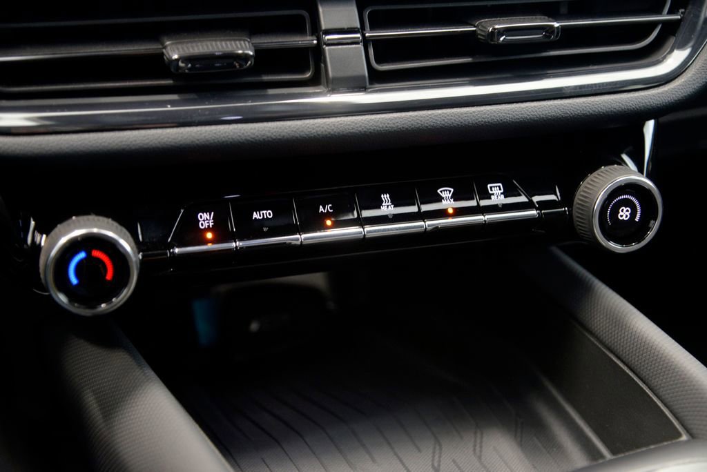 Used 2024 Chevrolet Equinox EV RS image 24