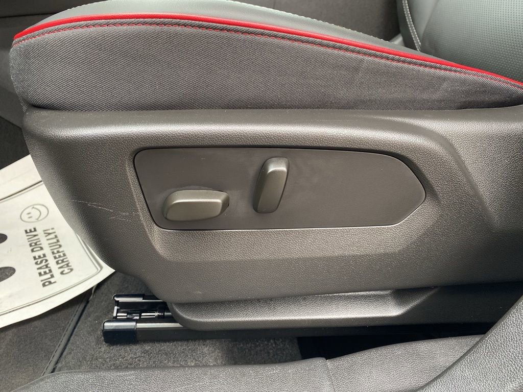 Used 2023 Buick Envision Essence w/ Sport Touring Package image 12