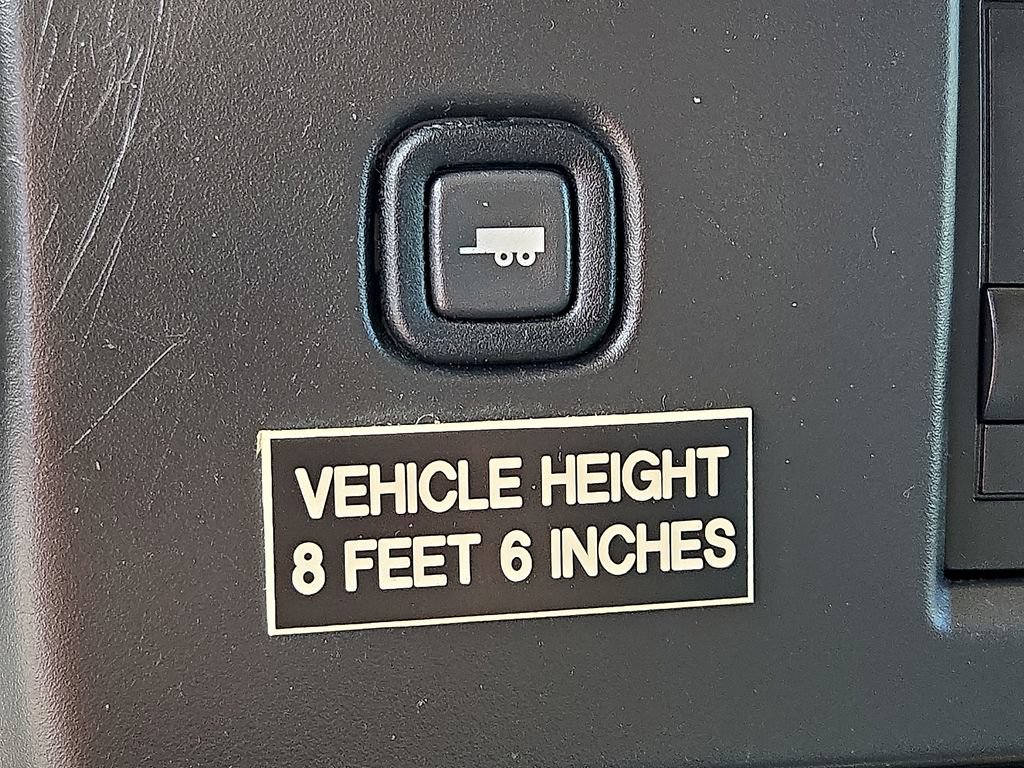Used 2011 Chevrolet Express 1500 RWD image 25