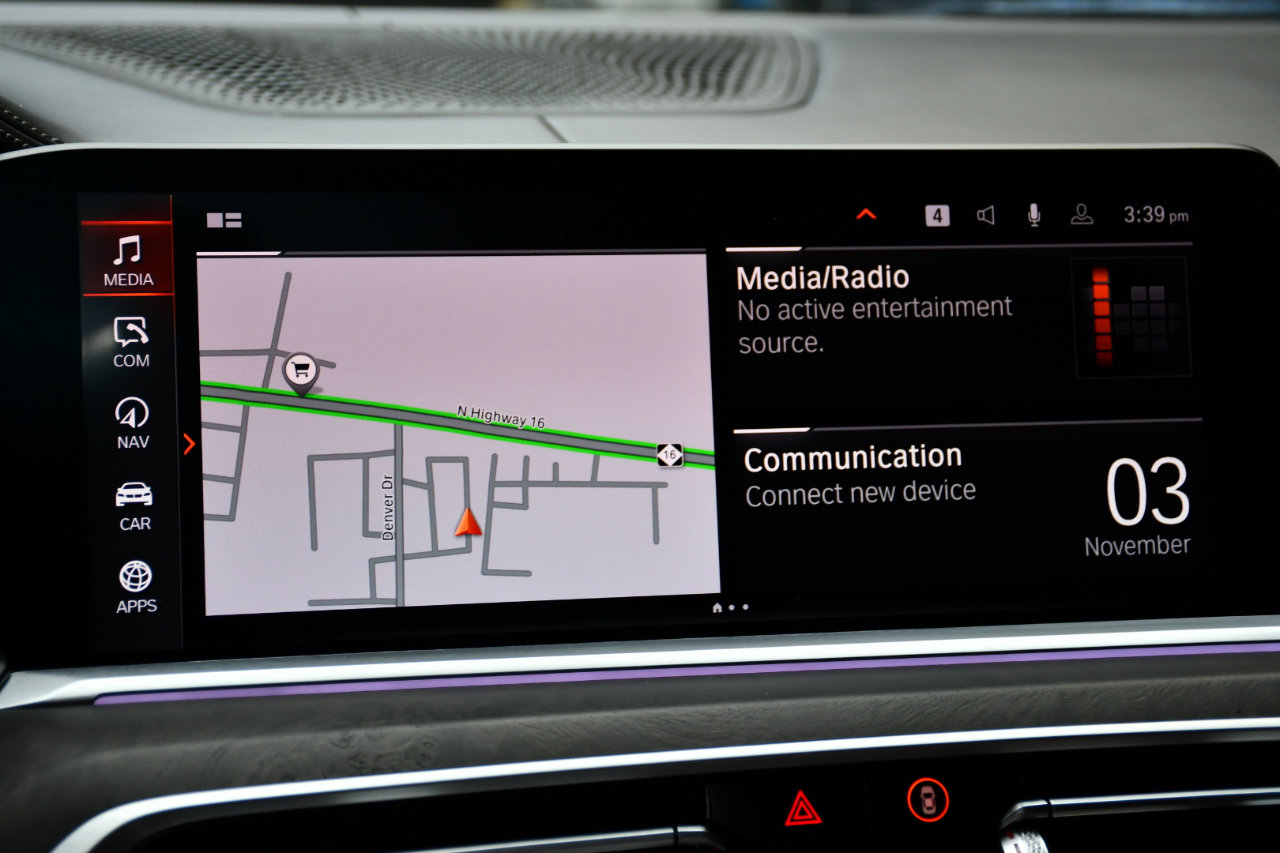 Used 2022 BMW X7 M50i w/ Executive Package image 52