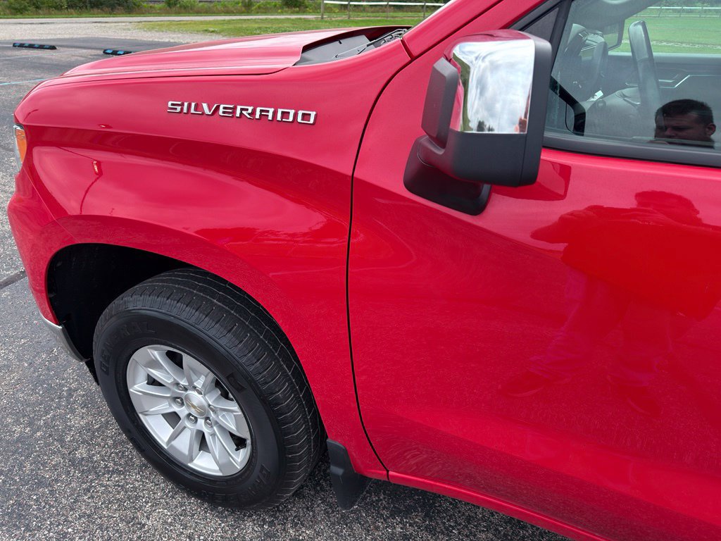 Used 2023 Chevrolet Silverado 1500 LT AWD/4WD image 17