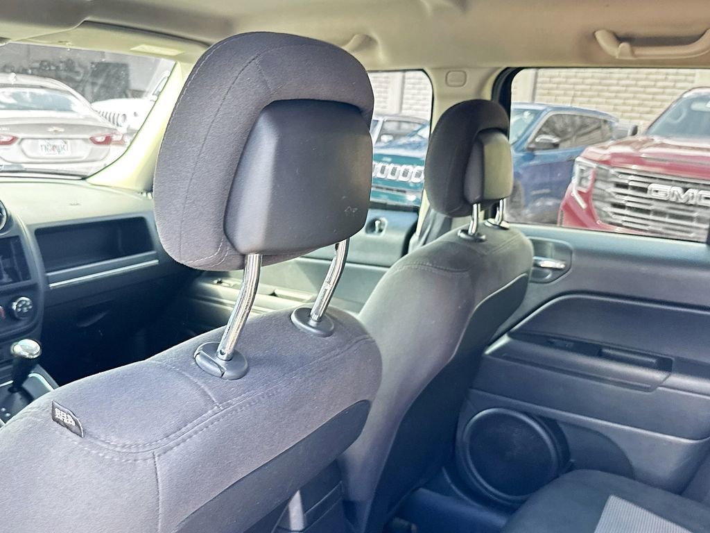 Used 2017 Jeep Patriot Latitude AWD/4WD image 27