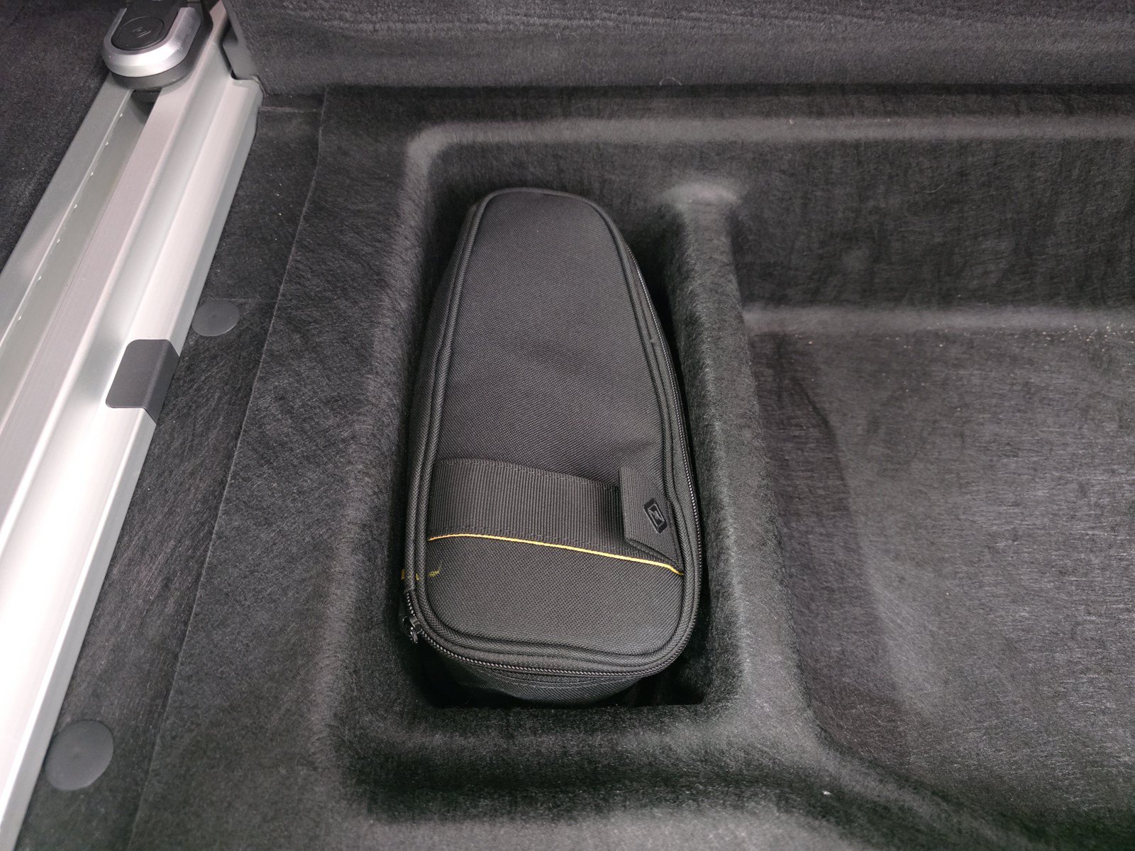 Used 2024 Rivian R1S Adventure AWD/4WD image 34