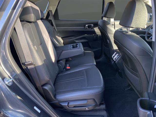 Used 2024 Kia Sorento S image 35