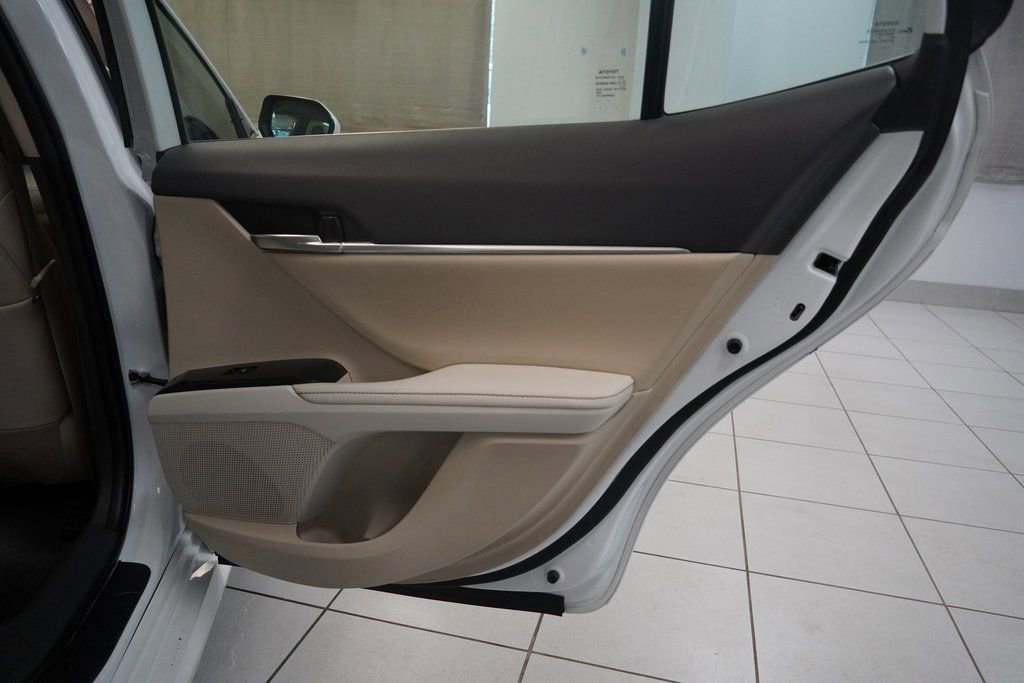 Used 2020 Toyota Camry XLE w/ Navigation Package image 27