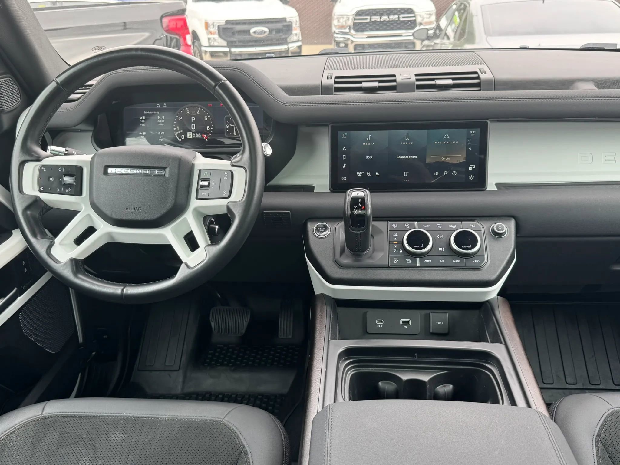 Used 2022 Land Rover Defender 110 X-Dynamic SE AWD/4WD image 12