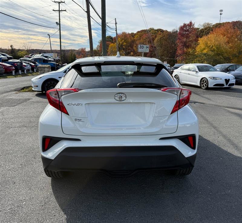 Used 2021 Toyota C-HR XLE image 4
