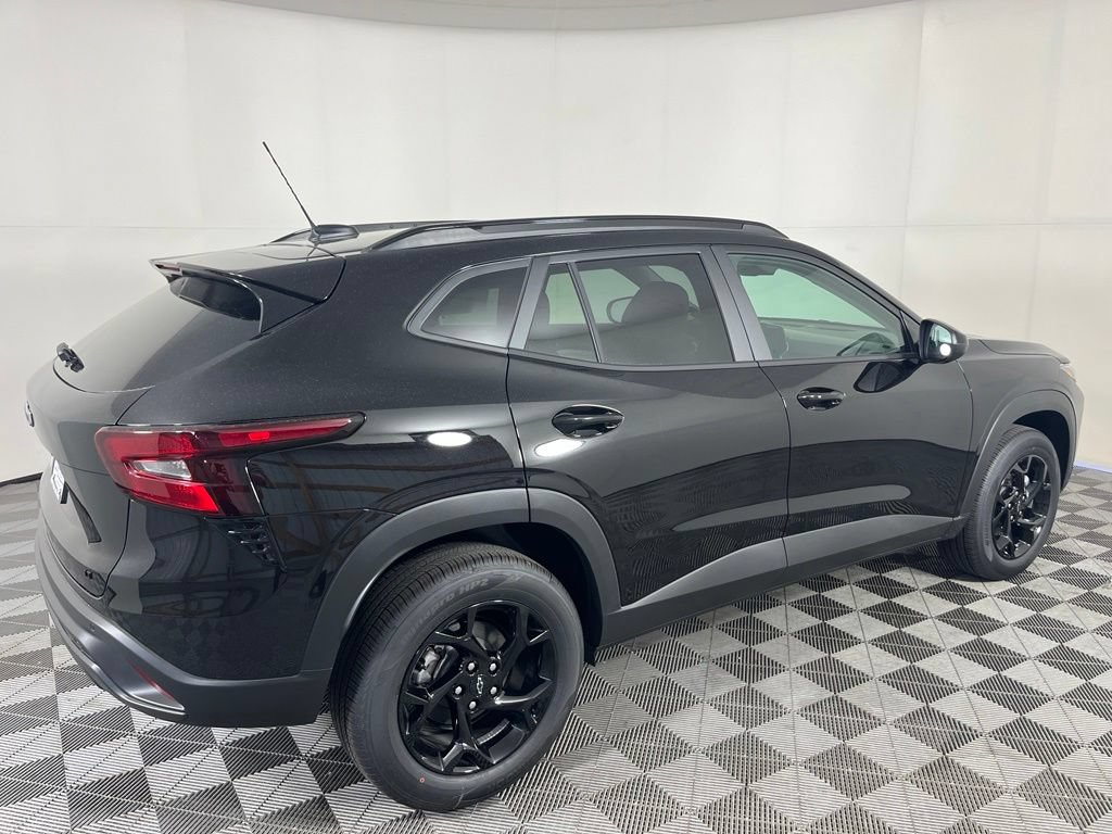 New 2026 Chevrolet Trax LT w/ Driver Confidence Package FWD image 5