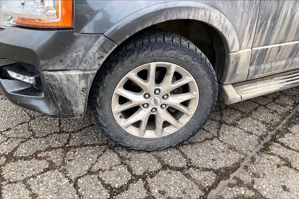 Used 2016 Ford Expedition Limited AWD/4WD image 4