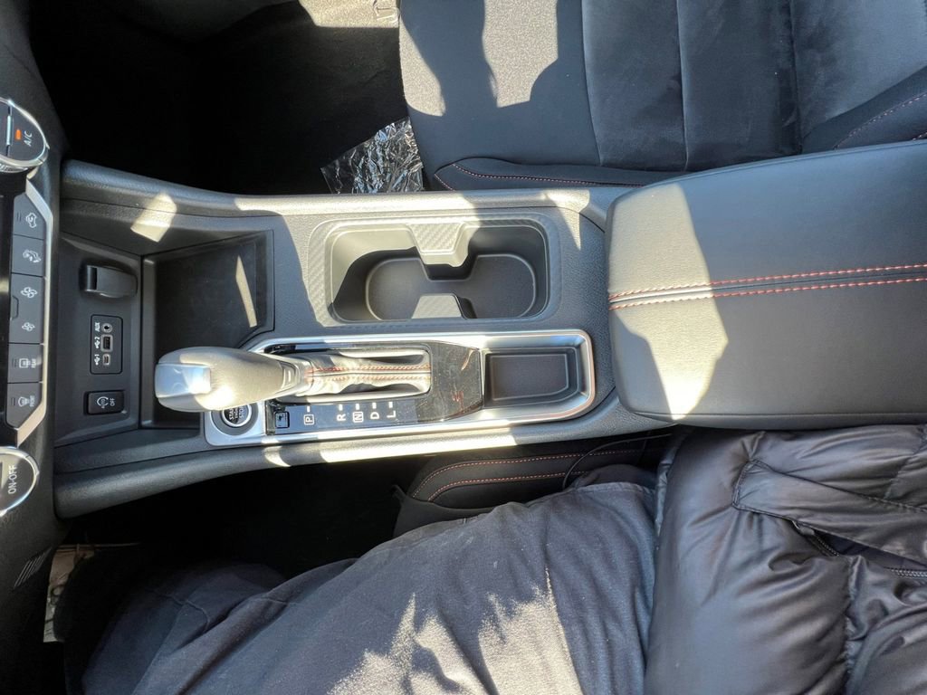 Certified 2025 Nissan Sentra SR image 25