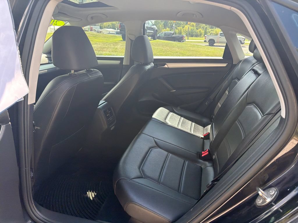 Used 2019 Volkswagen Passat 2.0T Wolfsburg FWD image 21