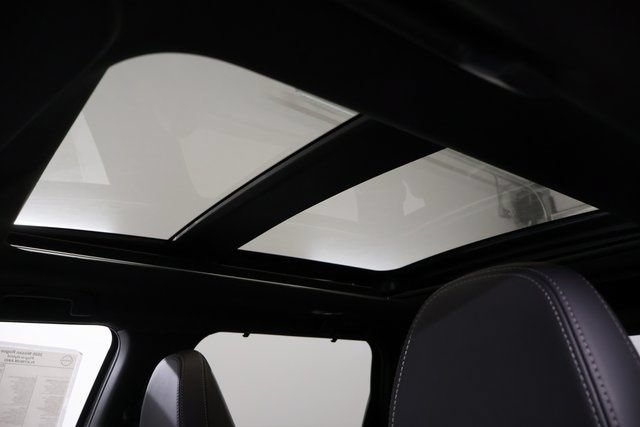 New 2026 Nissan Rogue Platinum AWD/4WD image 13