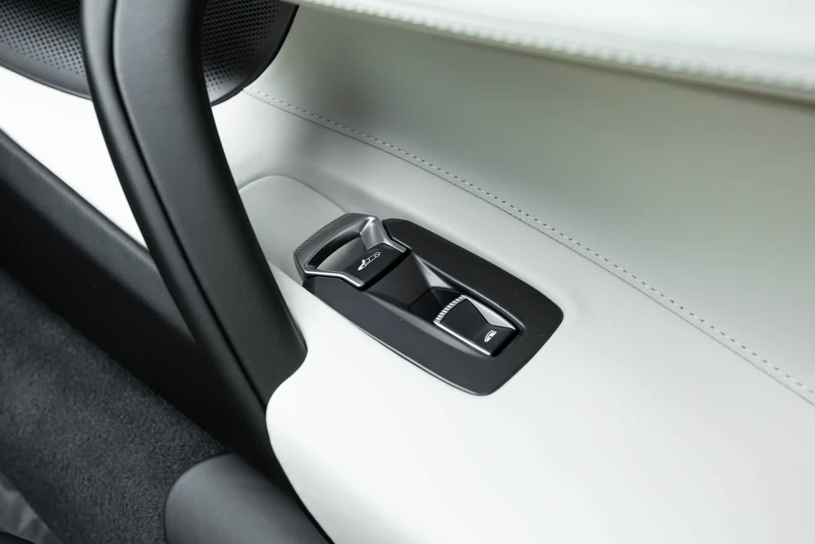 Used 2026 McLaren 750S Spider RWD image 35