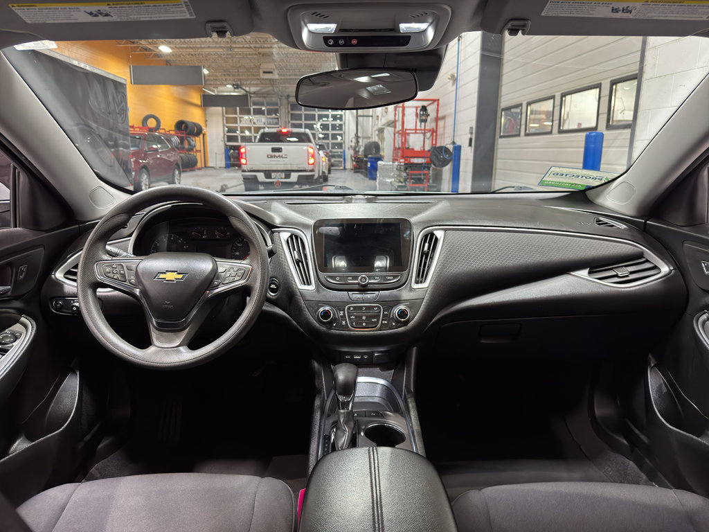 Used 2024 Chevrolet Malibu LT image 12