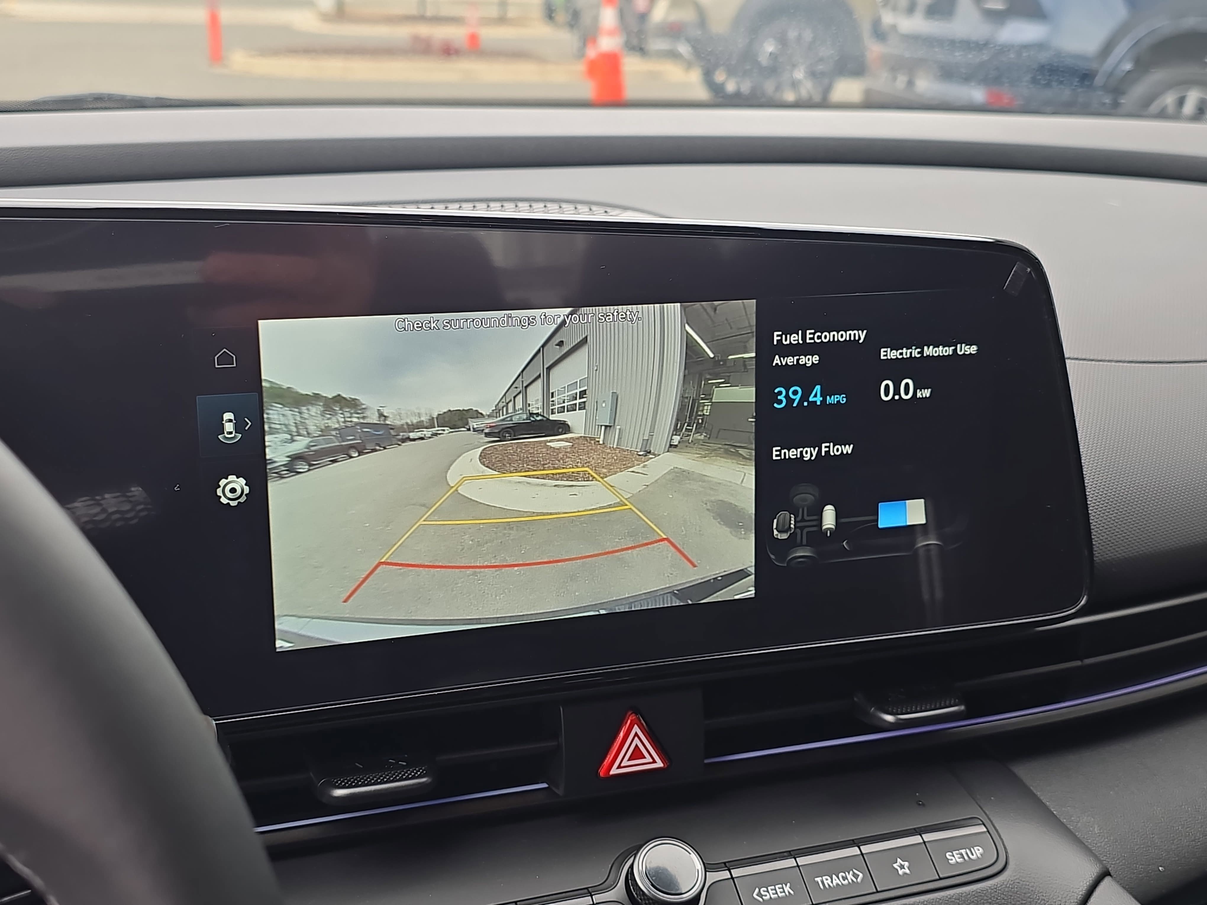 Certified 2025 Hyundai Elantra SEL FWD image 24
