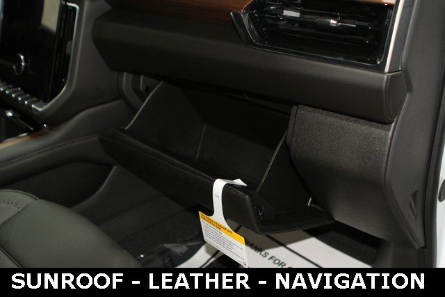 New 2025 GMC Yukon XL Denali w/ Sun & Power Step Package image 25