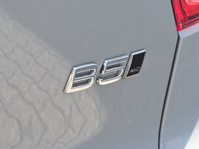 Certified 2024 Volvo XC40 B5 Plus image 9