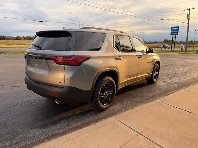 Used 2023 Chevrolet Traverse LT w/ Midnight/Sport Edition AWD/4WD image 4