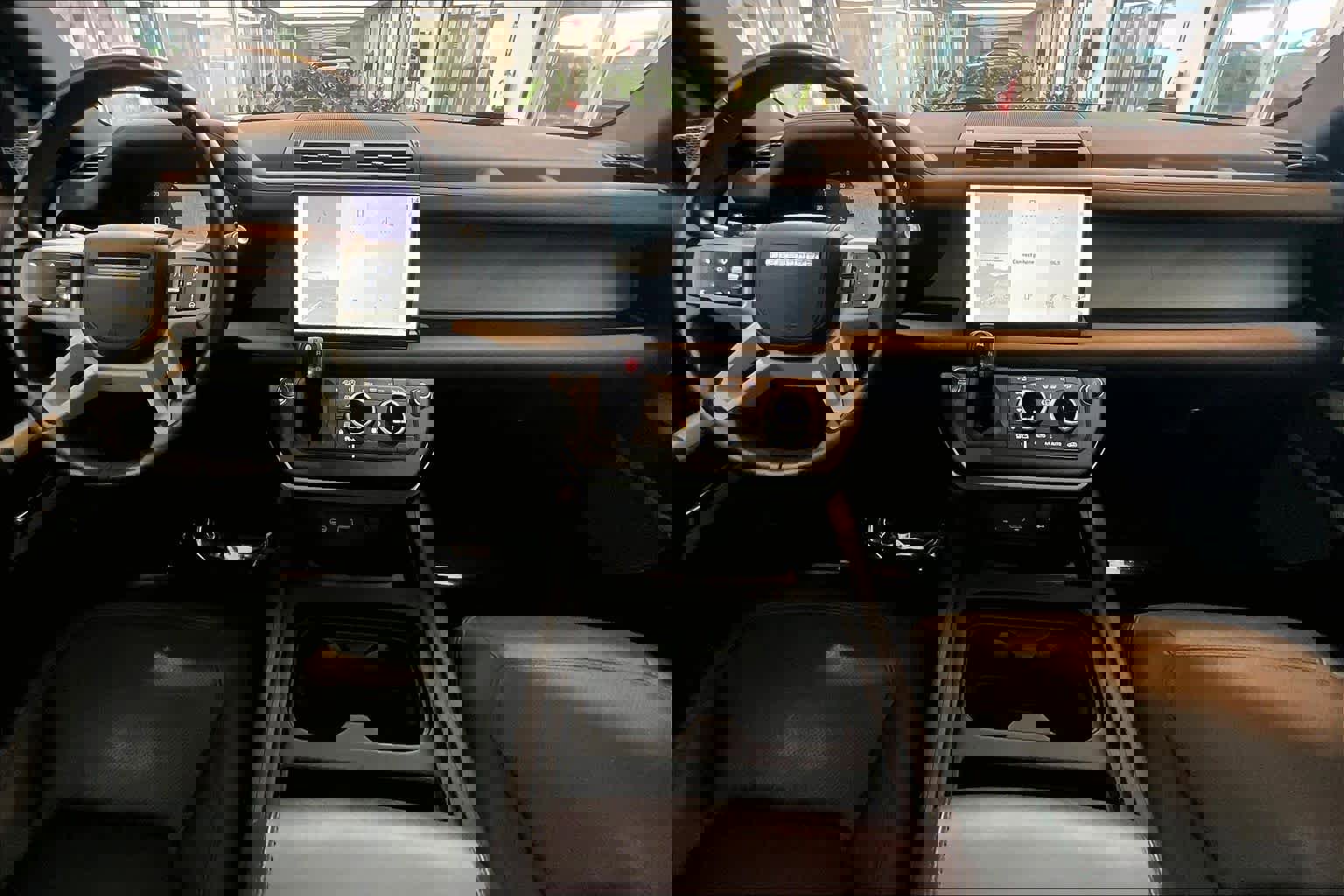 Used 2023 Land Rover Defender 130 First Edition AWD/4WD image 16