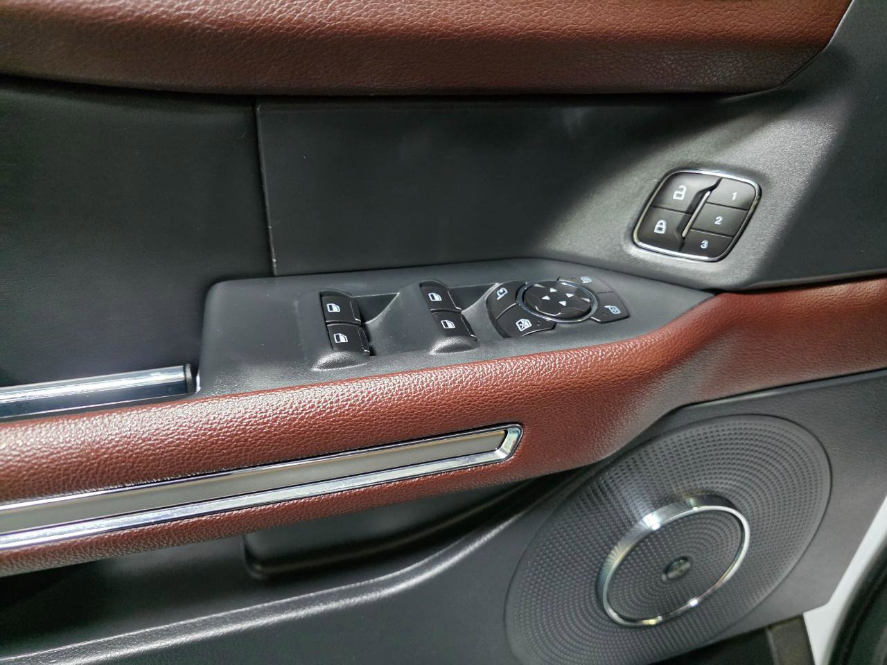 Used 2024 Ford Expedition Max Limited image 17