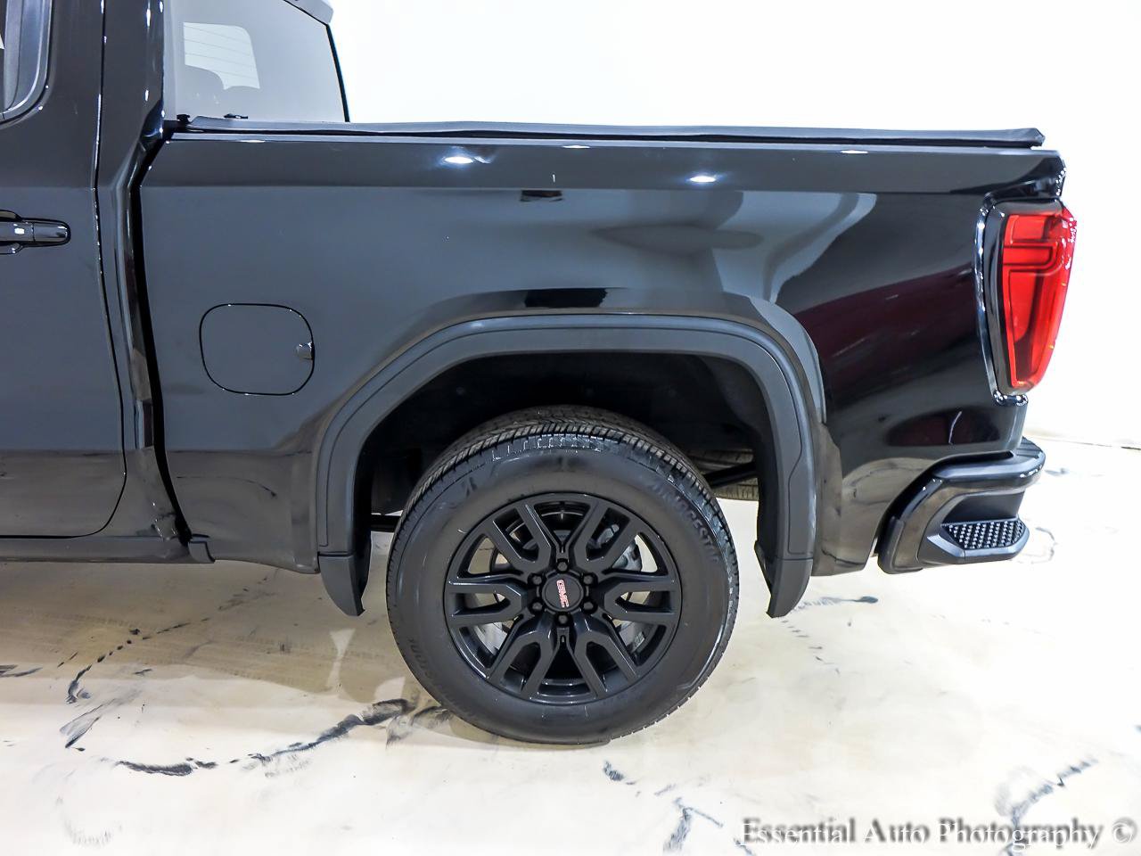 Used 2021 GMC Sierra 1500 Elevation RWD image 12