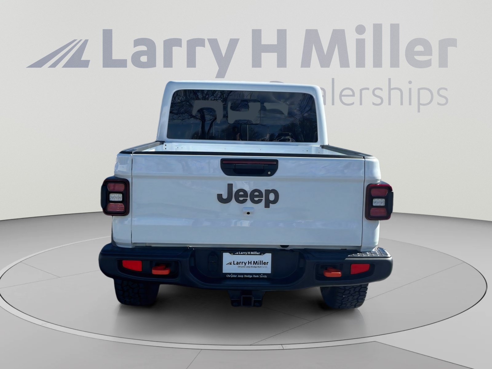 New 2026 Jeep Gladiator Mojave w/ Steel Bumper Group AWD/4WD image 4