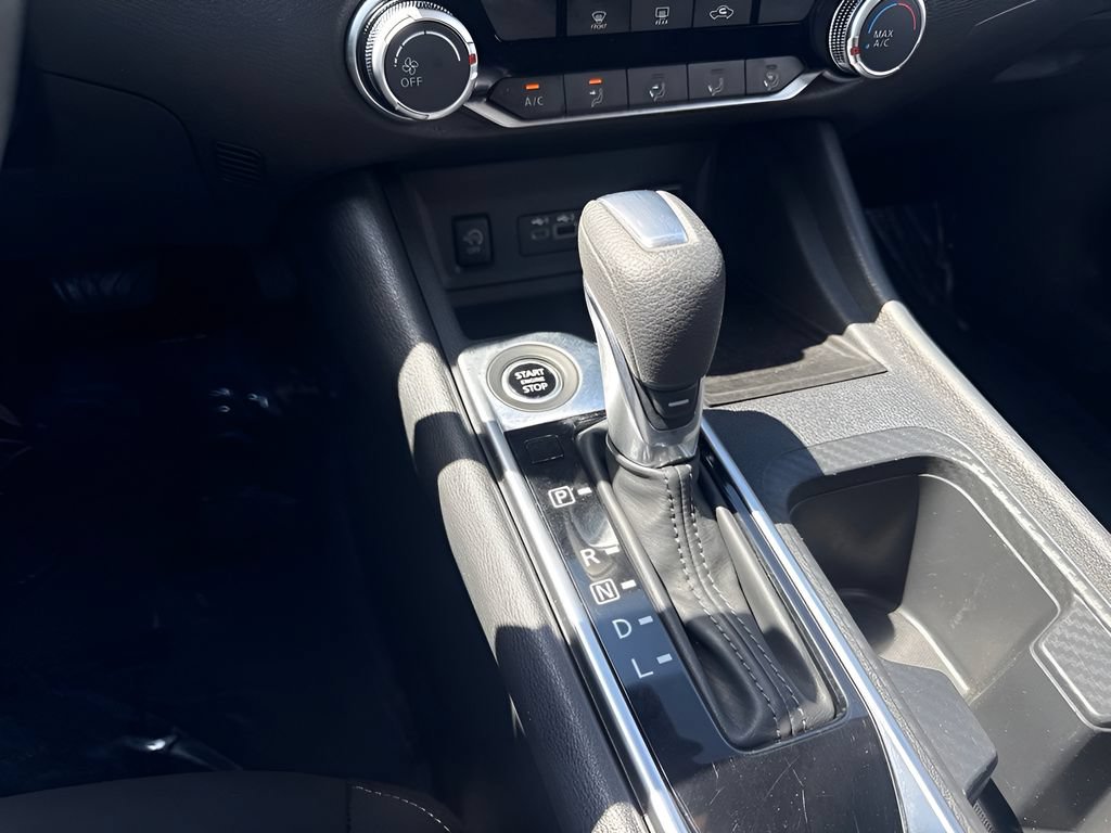 Used 2025 Nissan Sentra SV FWD image 14