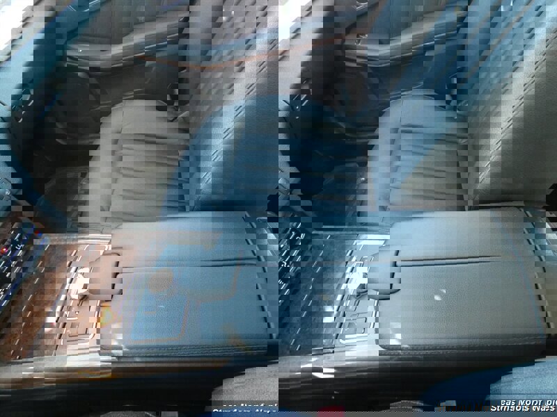 Used 2013 Mercedes-Benz E 350 4MATIC Wagon image 32